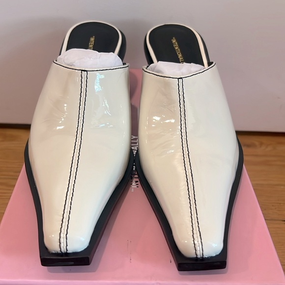 Intentionally Blank Lala Cream Patent Leather Mule - Picture 1 of 4